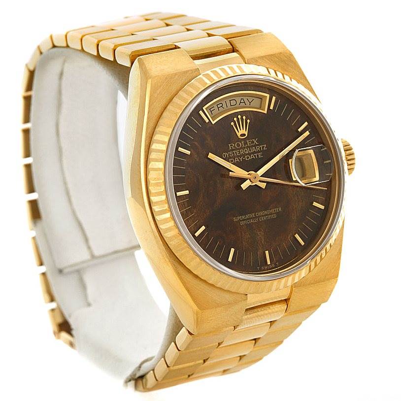 The Rolex Oysterquartz 19018 Men
s Yellow Gold Champagne Dial 19018 Men
s Yellow Gold Champagne Dial watch is shown at a three-quarter angle, displaying the face, bezel, crown, and bracelet.