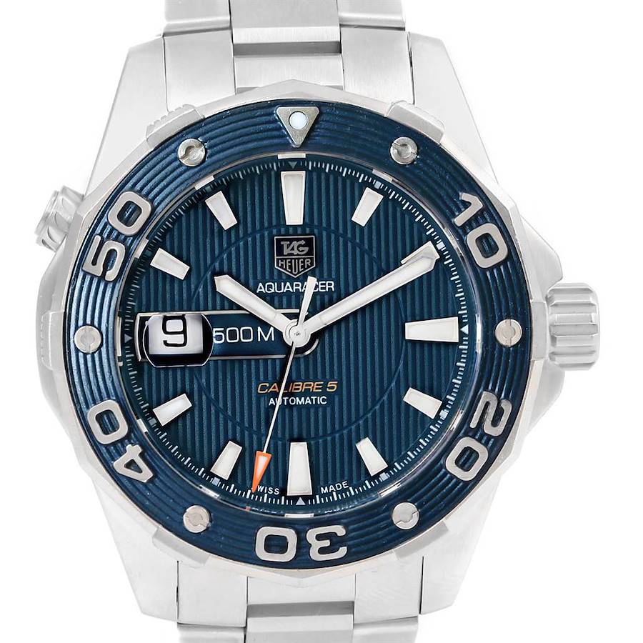 The image shows a front view of the Tag Heuer Aquaracer watch, displaying its dial, bezel, and bracelet.