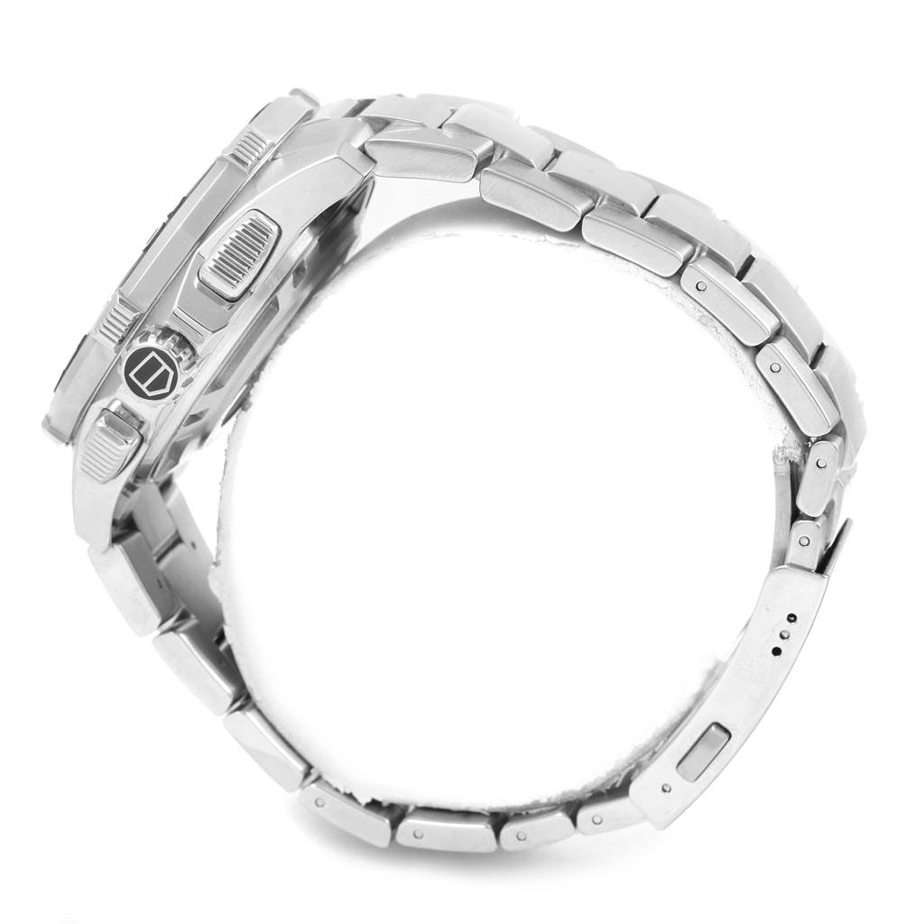 This image shows the side profile and metal bracelet of a Tag Heuer Aquaracer CAJ2110.BA0872 Men's Stainless Steel Black Dial CAJ2110.BA0872 Men's Stainless Steel Black Dial watch.