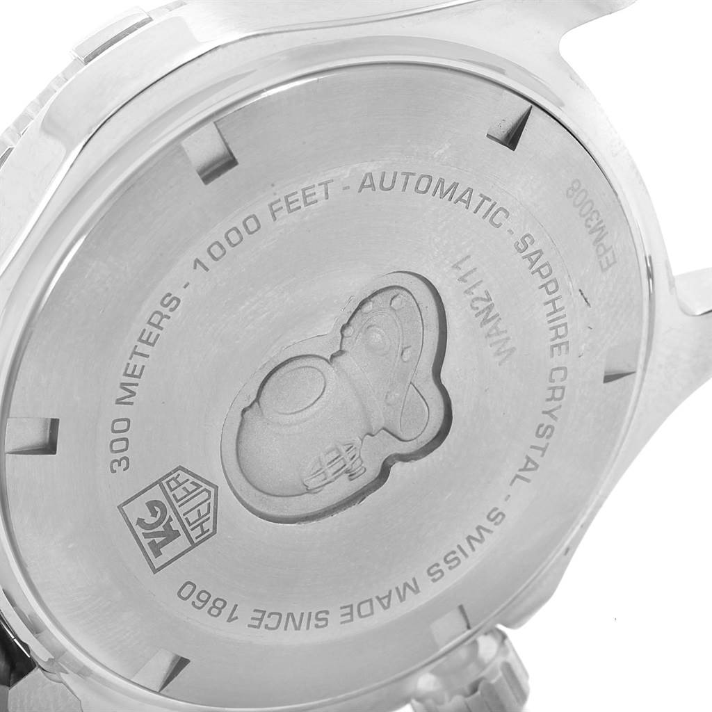 The image shows the back case of a Tag Heuer Aquaracer WAN2111.BA0822 Men
s Stainless Steel Blue Dial WAN2111.BA0822 Men
s Stainless Steel Blue Dial watch, displaying its specifications and a diver helmet engraving.