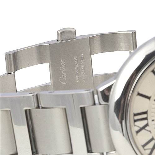 This image shows a close-up of the clasp and part of the bracelet of a Cartier Ballon Bleu W69012Z4 Men's Stainless Steel Silver Dial W69012Z4 Men's Stainless Steel Silver Dial watch.