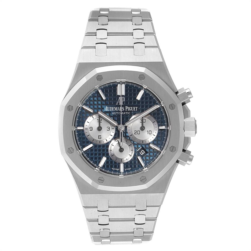 This image shows a front view of the Audemars Piguet Royal Oak 26331ST.OO.1220ST.01 Men
s Stainless Steel Blue Dial 26331ST.OO.1220ST.01 Men
s Stainless Steel Blue Dial watch, displaying its face, dial, and metal strap.