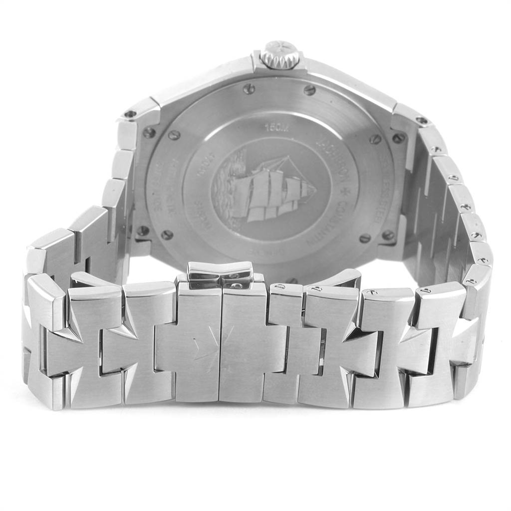 This image shows the back case and bracelet of the Vacheron Constantin Overseas 47040B01A-9093 Men's Stainless Steel Silver Dial 47040B01A-9093 Men's Stainless Steel Silver Dial model.