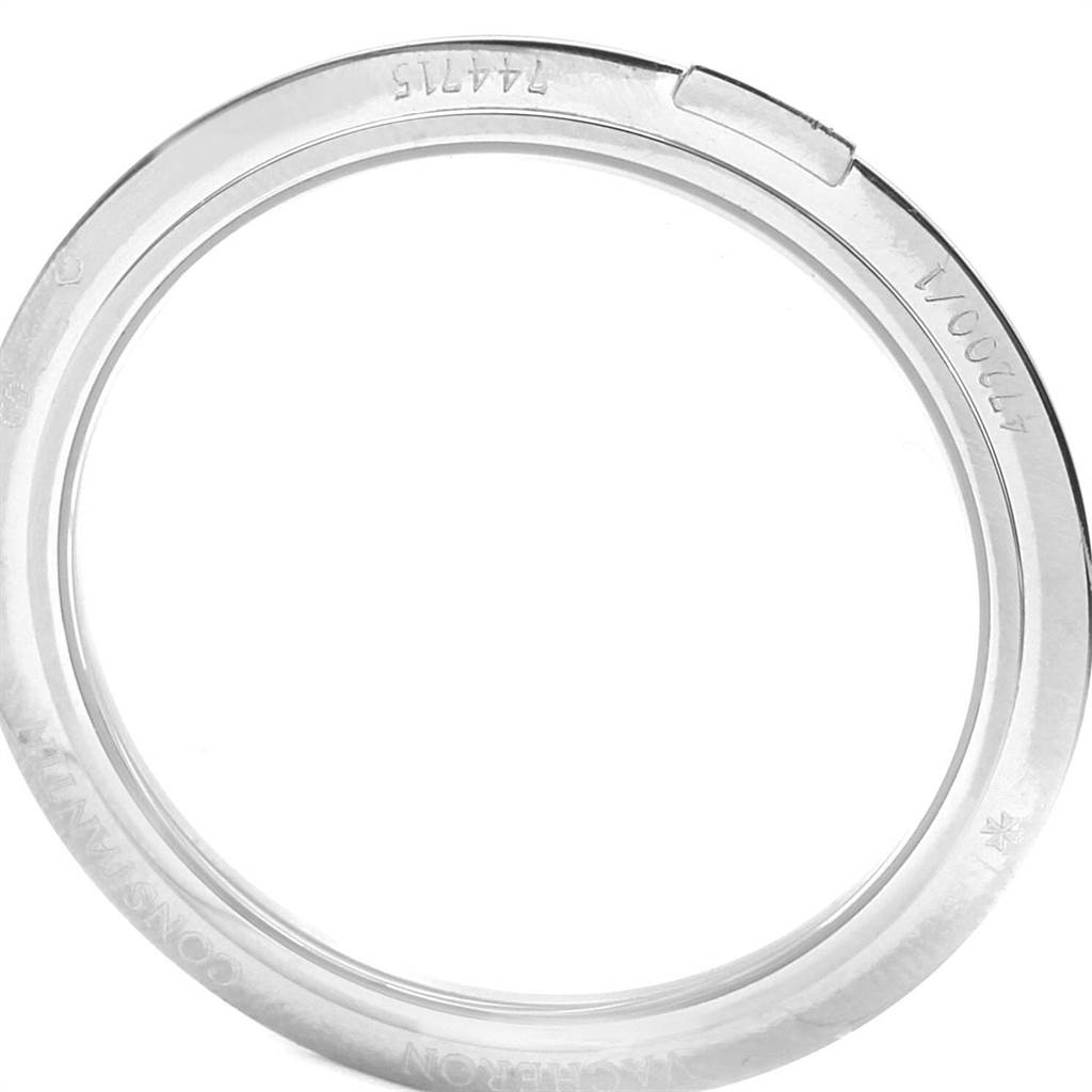 This image shows the bezel seen from the top for the Vacheron Constantin Patrimony 47200/000G-9019 Men's White Gold Silver Dial 47200/000G-9019 Men's White Gold Silver Dial watch model.