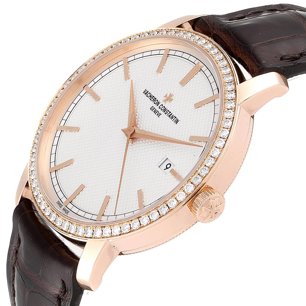 The image displays a Vacheron Constantin Traditionnelle 85520/000R-9850 Men
s Rose Gold Pink Dial 85520/000R-9850 Men
s Rose Gold Pink Dial watch at a slight angle, showcasing the face, bezel, crown, and strap.