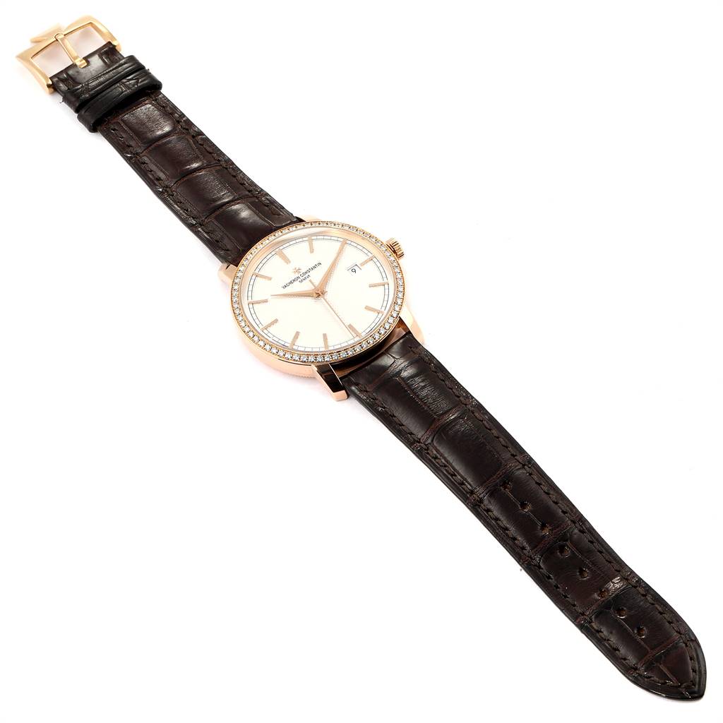 The image shows a Vacheron Constantin Traditionnelle 85520/000R-9850 Men
s Rose Gold Pink Dial 85520/000R-9850 Men
s Rose Gold Pink Dial watch with a brown leather strap laid flat, viewed from above.