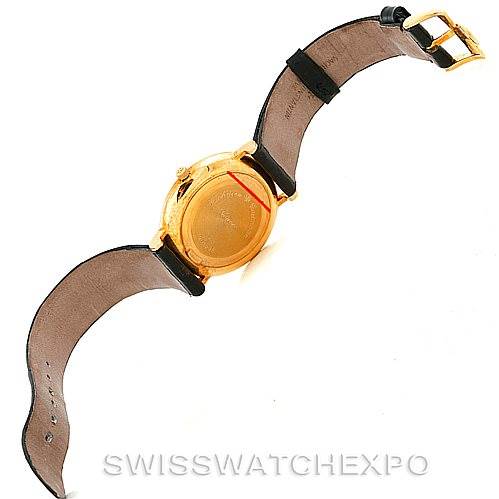 This image shows the back case and leather strap of the Vacheron Constantin Vintage 48002 Men
s Yellow Gold Champagne Dial 48002 Men
s Yellow Gold Champagne Dial watch.