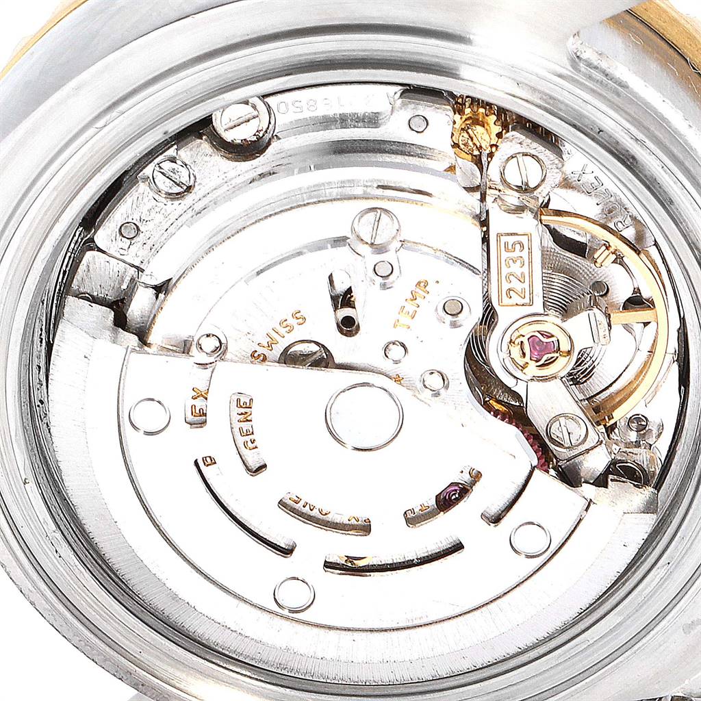 This image shows a close-up view of the Rolex Yacht-Master 69623 Women
s Steel and Gold (two tone) White Dial 69623 Women
s Steel and Gold (two tone) White Dial
s watch movement, highlighting its intricate internal components.