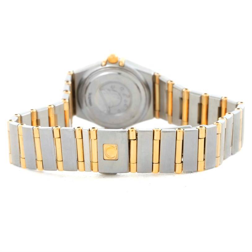 This image shows the back and bracelet of the Omega 1267.75.00 Women
s Steel and Gold (two tone) Mother of Pearl Dial 1267.75.00 Women
s Steel and Gold (two tone) Mother of Pearl Dial Constellation My Choice Mini Steel Gold Diamond Watch 1267.75.00.