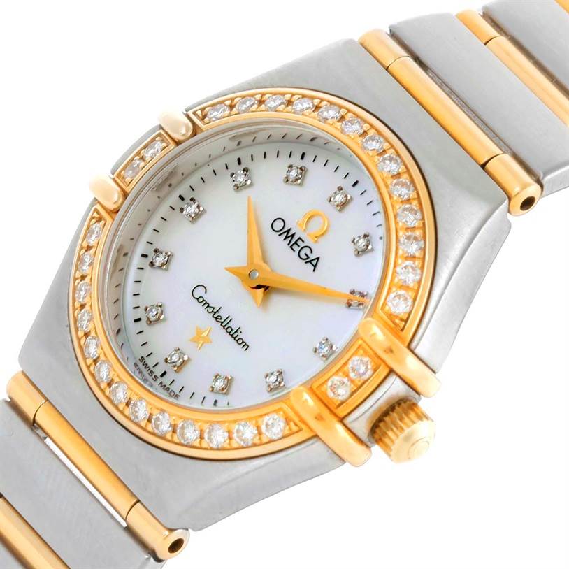 This image shows a close-up angle of the dial, bezel, and part of the bracelet of the Omega 1267.75.00 Women
s Steel and Gold (two tone) Mother of Pearl Dial 1267.75.00 Women
s Steel and Gold (two tone) Mother of Pearl Dial Constellation My Choice Mini Two Tone Diamond Watch 1267.75.00.