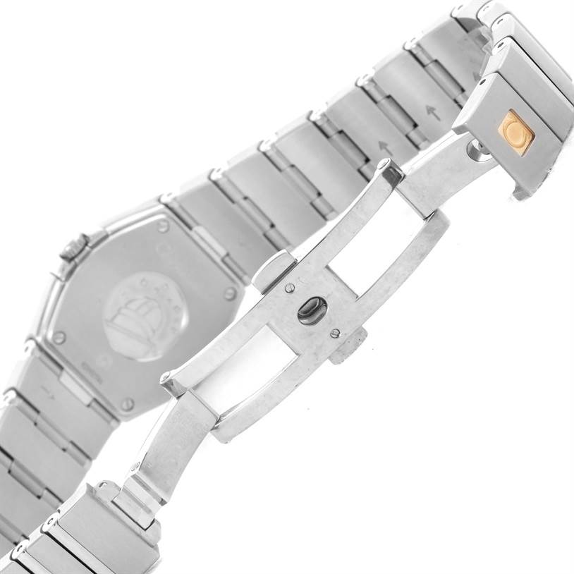 The image shows the open clasp and the back side of the bracelet of the Omega 123.15.27.60.55.002 Women
s Stainless Steel Mother of Pearl Dial 123.15.27.60.55.002 Women
s Stainless Steel Mother of Pearl Dial Constellation 27mm Diamond Watch 123.15.27.60.55.002.