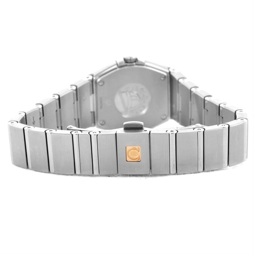 This image shows the back view and bracelet of the Omega 123.15.27.60.55.002 Women
s Stainless Steel Mother of Pearl Dial 123.15.27.60.55.002 Women
s Stainless Steel Mother of Pearl Dial Constellation 27mm Diamond Watch model 123.15.27.60.55.002.