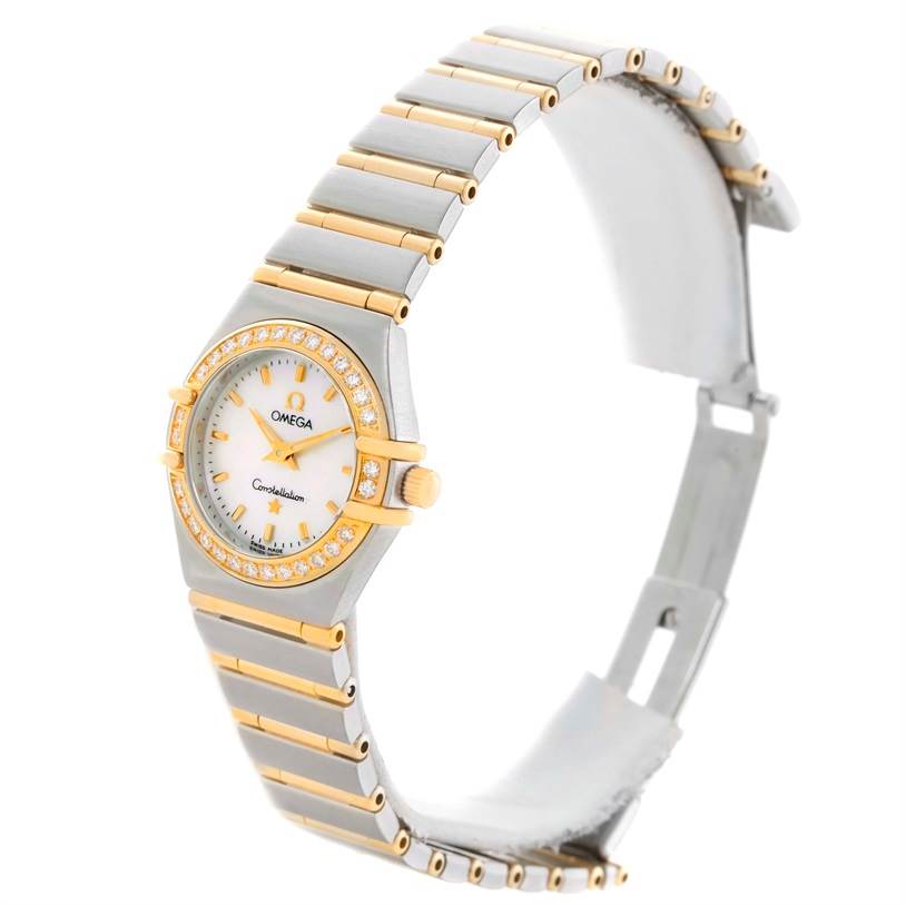 This Omega 1267.70.00 Women
s Steel and Gold (two tone) Mother of Pearl Dial 1267.70.00 Women
s Steel and Gold (two tone) Mother of Pearl Dial Constellation My Choice Mini Steel Gold Diamond Watch 1267.70.00 is shown at a right-angle, highlighting the strap, face, and side.