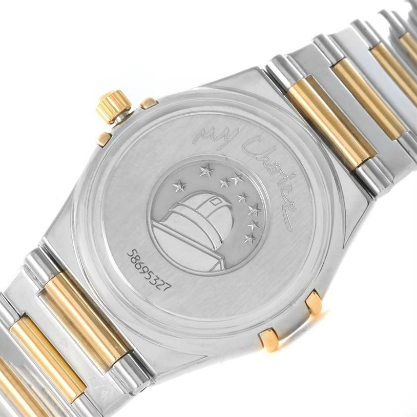 The image shows the back view of the Omega 1376.75.00 Women
s Steel and Gold (two tone) Mother of Pearl Dial 1376.75.00 Women
s Steel and Gold (two tone) Mother of Pearl Dial Constellation My Choice Steel Yellow Gold Diamond Watch 1376.75.00, featuring its case back and bracelet.