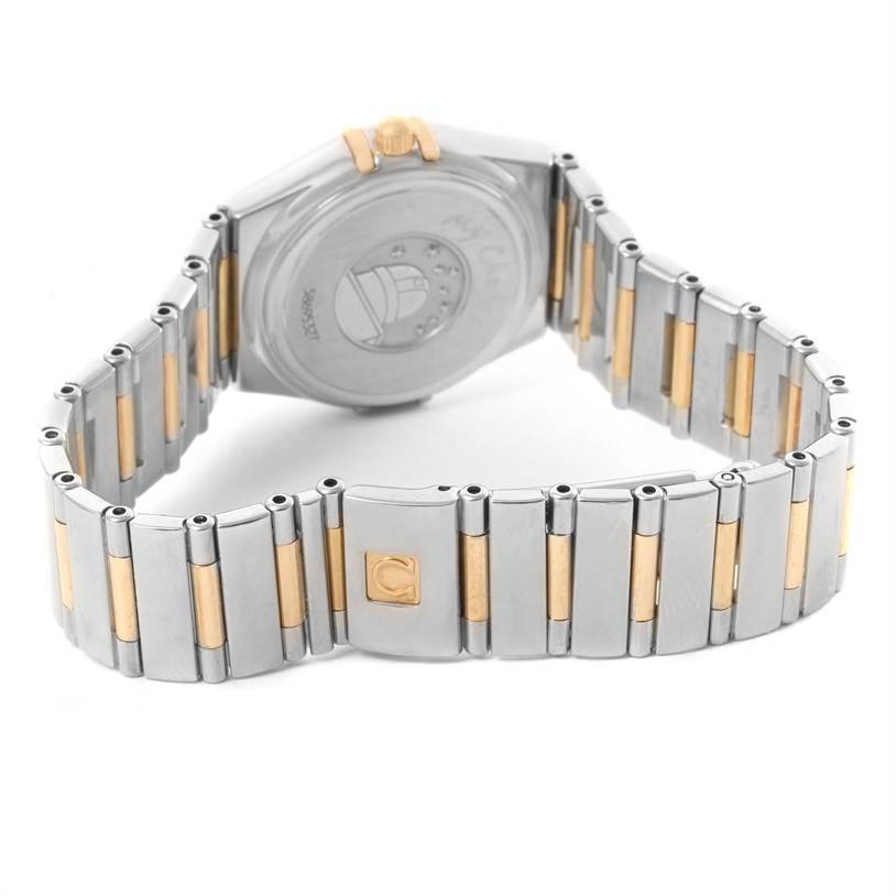 The image shows the back view and bracelet of the Omega 1376.75.00 Women
s Steel and Gold (two tone) Mother of Pearl Dial 1376.75.00 Women
s Steel and Gold (two tone) Mother of Pearl Dial Constellation My Choice Steel Yellow Gold Diamond Watch 1376.75.00.