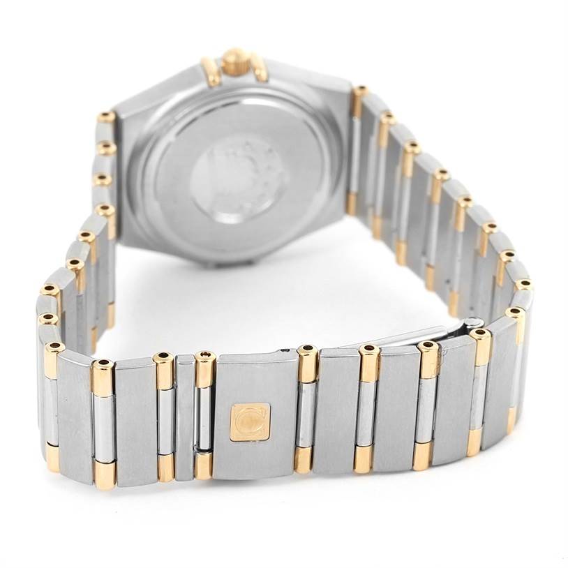 This image shows the back and bracelet of the Omega 1376.75.00 Women
s Steel and Gold (two tone) Mother of Pearl Dial 1376.75.00 Women
s Steel and Gold (two tone) Mother of Pearl Dial Constellation My Choice Steel Yellow Gold Diamond Watch 1376.75.00.