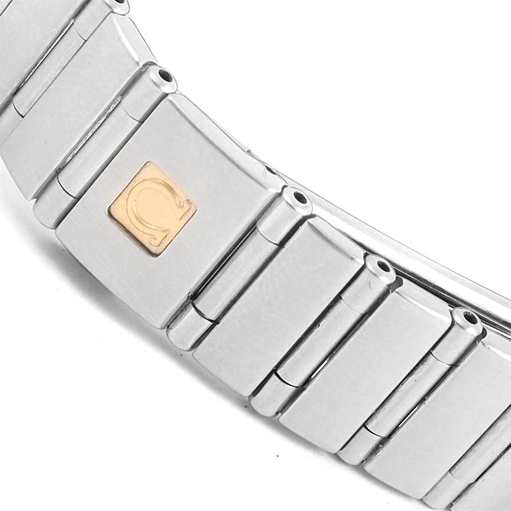 This image shows a close-up of the stainless steel bracelet of the Omega 1465.51.00 Women
s Stainless Steel Black Dial 1465.51.00 Women
s Stainless Steel Black Dial Constellation My Choice Mini Ladies Diamond Watch 1465.51.00.