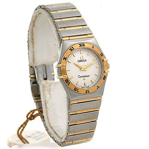 The image shows an oblique view of the Omega 12723000 OR 1272.   30.   00 Women's Yellow Gold White Dial 12723000 OR 1272.   30.   00 Women's Yellow Gold White Dial Constellation Small Quartz New Ladies 12723000 watch, highlighting the face, bezel, and band.