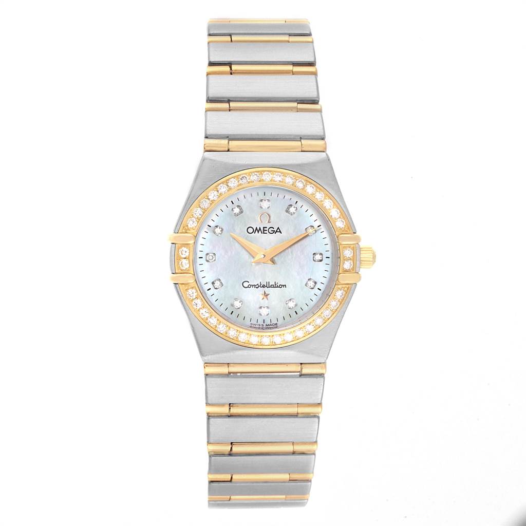 The image shows a frontal view of an Omega 1277.75.00 Women's Steel and Gold (two tone) Mother of Pearl Dial 1277.75.00 Women's Steel and Gold (two tone) Mother of Pearl Dial Constellation 95 Steel Yellow Gold MOP Diamond Watch 1277.75.00, highlighting the face and bracelet.