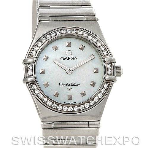 This image shows a front view of an Omega 1475.71.00 Women
s Stainless Steel Mother of Pearl Dial 1475.71.00 Women
s Stainless Steel Mother of Pearl Dial Constellation My Choice Ladies Quartz Small Watch model 1475.71.00, including its dial, bezel, and bracelet.