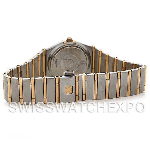 The image shows the back view of an Omega 1277.70.00 Women
s Steel and Gold (two tone) Mother of Pearl Dial 1277.70.00 Women
s Steel and Gold (two tone) Mother of Pearl Dial Constellation My Choice Steel Gold Diamond Watch 1277.70.00, highlighting the bracelet and clasp.
