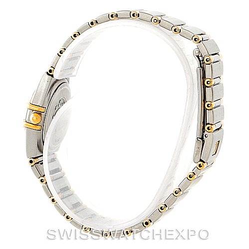 This image shows a side view of the Omega 1372.70.00 Women
s Steel and Gold (two tone) Mother of Pearl Dial 1372.70.00 Women
s Steel and Gold (two tone) Mother of Pearl Dial Constellation Steel and Gold Ladies Watch, model 1372.70.00, highlighting the band and clasp.