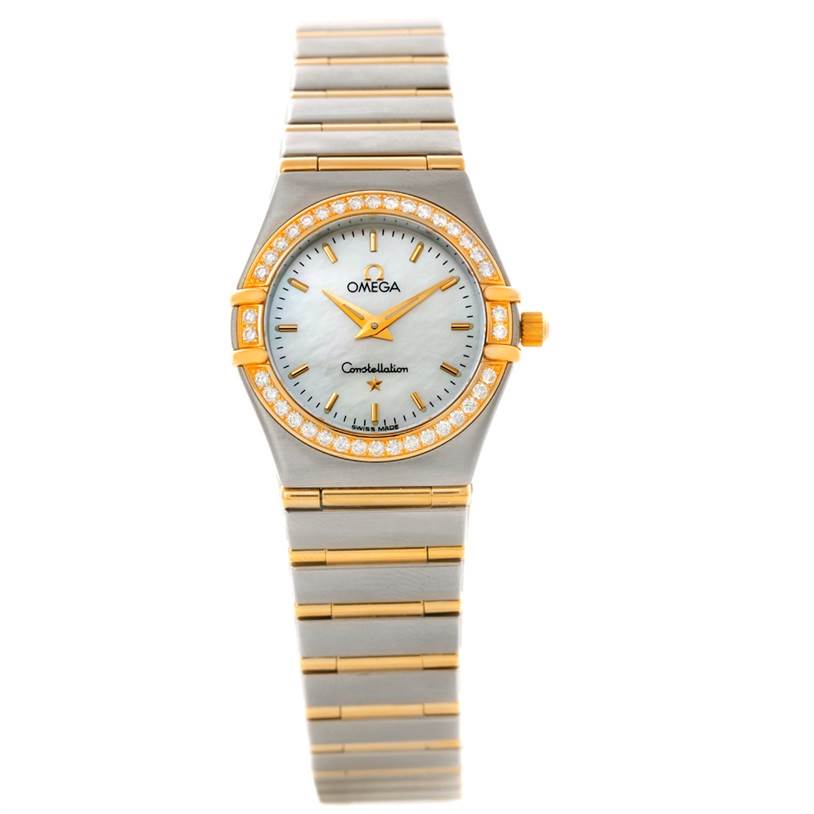 This image shows the face and bracelet of the Omega 1277.70.00 Women
s Steel and Gold (two tone) Mother of Pearl Dial 1277.70.00 Women
s Steel and Gold (two tone) Mother of Pearl Dial Constellation My Choice Steel Gold Diamond Watch 1277.70.00 in a straight-on angle.