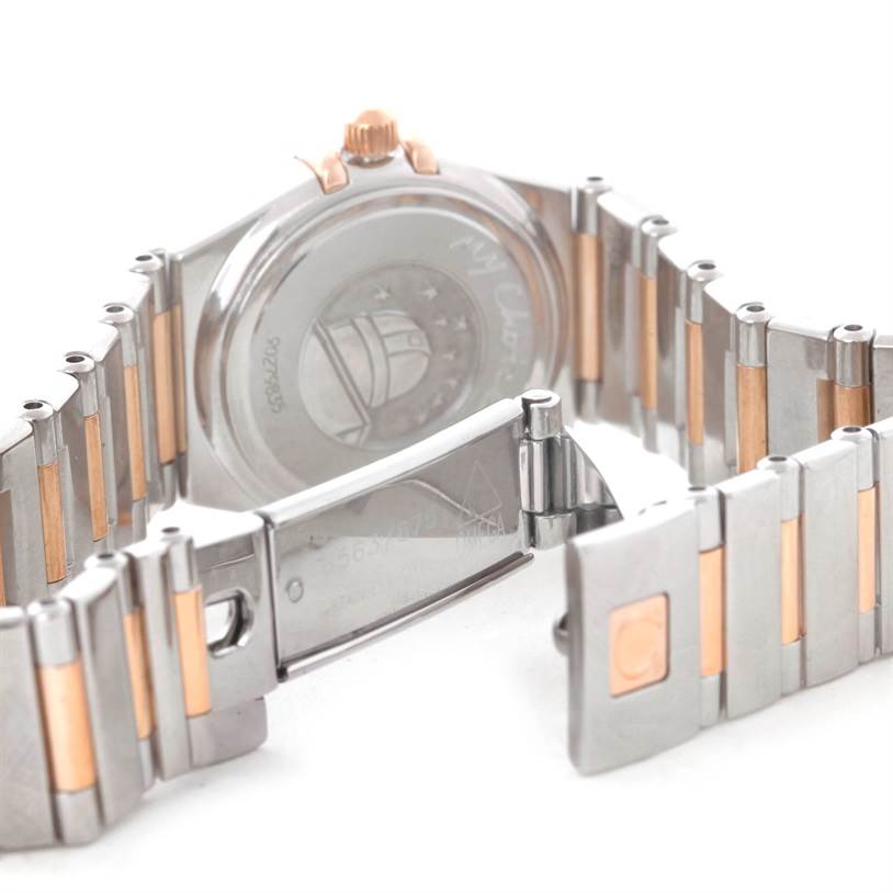 The image shows the back and bracelet of an Omega 1368.71.00 Women
s Steel and Gold (two tone) Mother of Pearl Dial 1368.71.00 Women
s Steel and Gold (two tone) Mother of Pearl Dial Constellation My Choice Mini Diamond Watch, model 1368.71.00.
