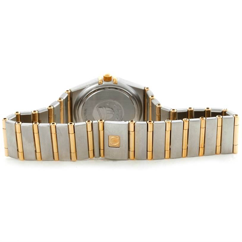 This image shows the back and bracelet of the Omega 1277.75.00 Women
s Steel and Gold (two tone) Mother of Pearl Dial 1277.75.00 Women
s Steel and Gold (two tone) Mother of Pearl Dial Constellation My Choice Steel Gold Diamond Watch 1277.75.00.