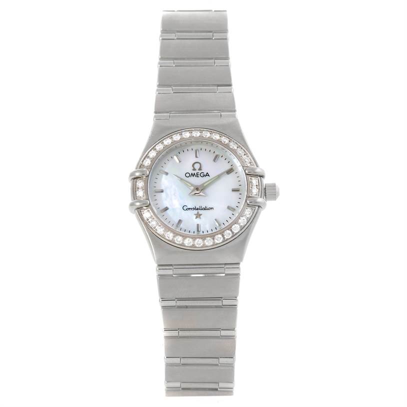 The image shows a front view of the Omega 1466.71.00 Women
s Stainless Steel Mother of Pearl Dial 1466.71.00 Women
s Stainless Steel Mother of Pearl Dial Constellation 95 My Choice Ladies Mini Watch 1466.71.00, displaying its face and bracelet.