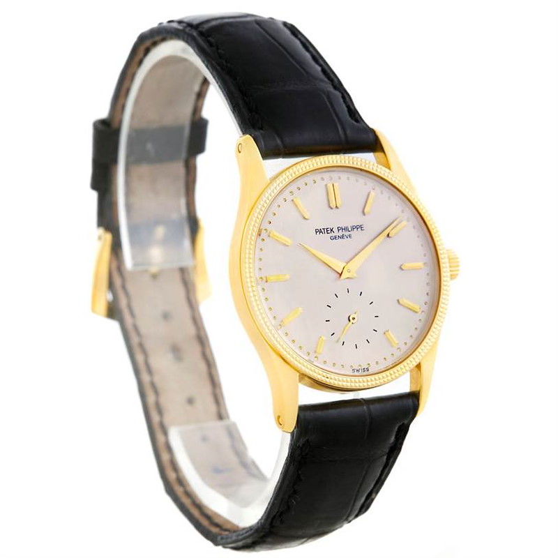 https://cdn.swisswatchexpo.com/productphotos/185/5462/patek-philippe-calatrava-18k-yellow-gold-hobnail-bezel-watch-3796-130467_b_md.jpg