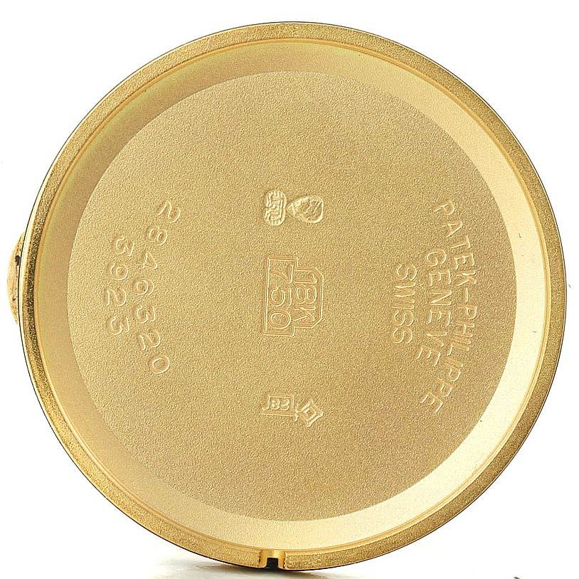The image shows the inner side of the watch case back for a Patek Philippe Calatrava 3923 Men's Yellow Gold Silver Dial 3923 Men's Yellow Gold Silver Dial model.