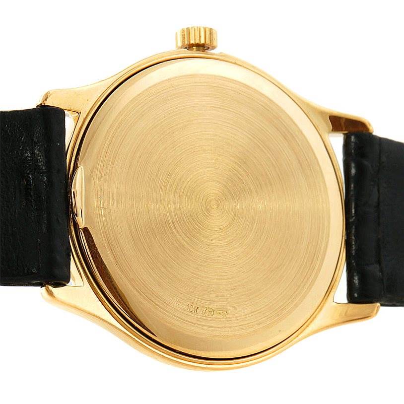 This image shows the case back and lugs of a Patek Philippe Calatrava 3923 Men's Yellow Gold Silver Dial 3923 Men's Yellow Gold Silver Dial watch at a close-up angle.