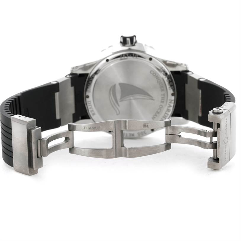 The image shows the back and clasp of a Ulysse Nardin Diver 263-10-3-92 Men
s Stainless Steel Black Dial 263-10-3-92 Men
s Stainless Steel Black Dial model watch.