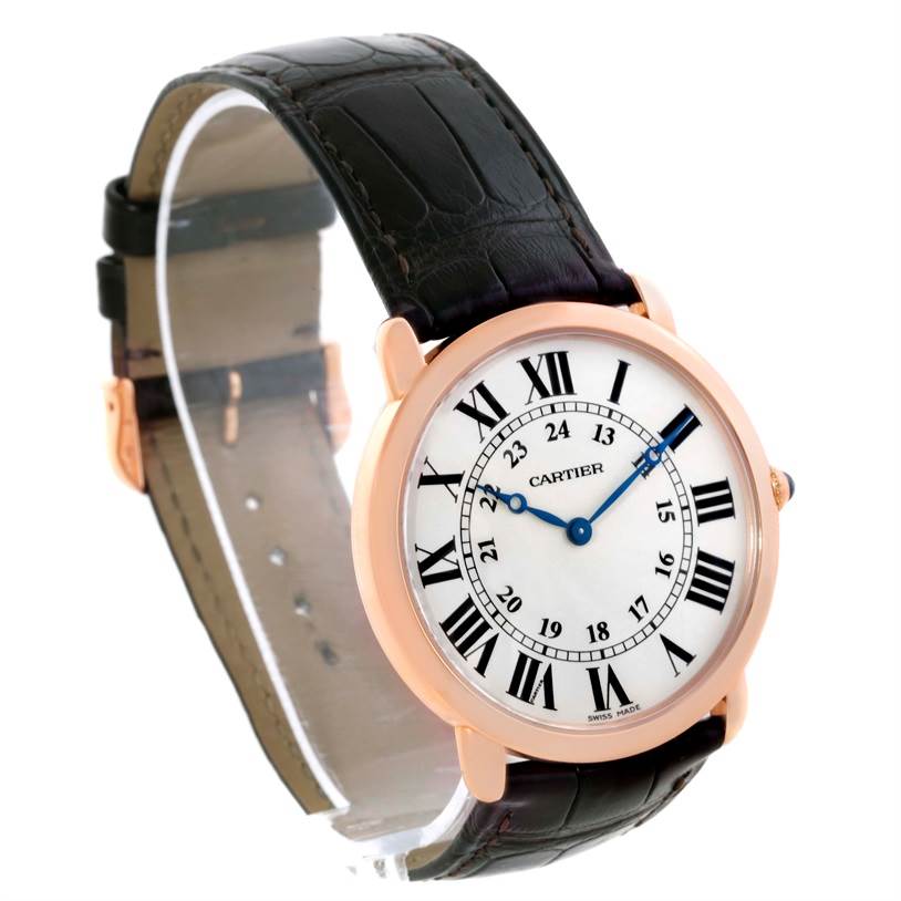 The image shows a Cartier Ronde W6800251 Men
s Rose Gold Silver Dial W6800251 Men
s Rose Gold Silver Dial model watch at a slight angle, displaying the face, strap, and part of the buckle.