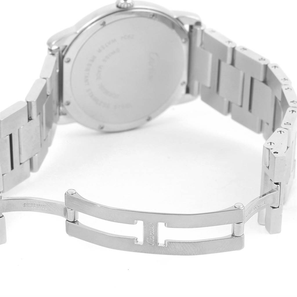 The image shows the back and clasp of the Ronde model watch by Cartier.