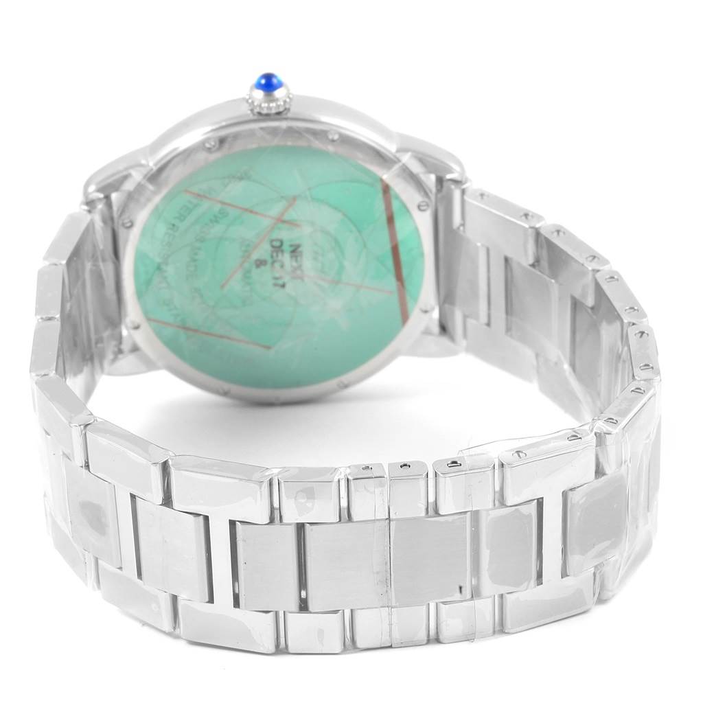 This image shows the back and bracelet of a Cartier Ronde W6701011 Men's Stainless Steel Silver Dial W6701011 Men's Stainless Steel Silver Dial watch.