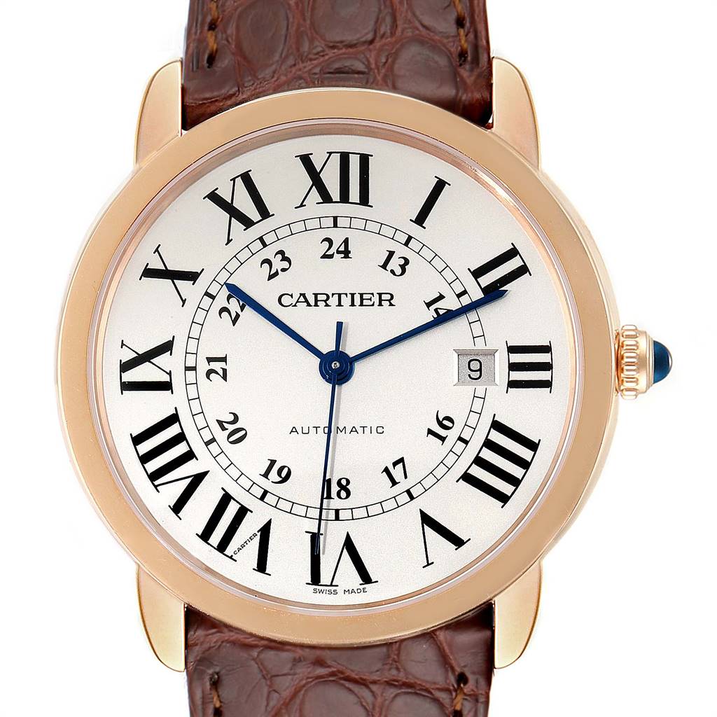 The image shows a front view of the Cartier Ronde W6701009 Men's Steel and Gold (two tone) Silver Dial W6701009 Men's Steel and Gold (two tone) Silver Dial watch, showcasing its dial, Roman numerals, and brown leather strap.