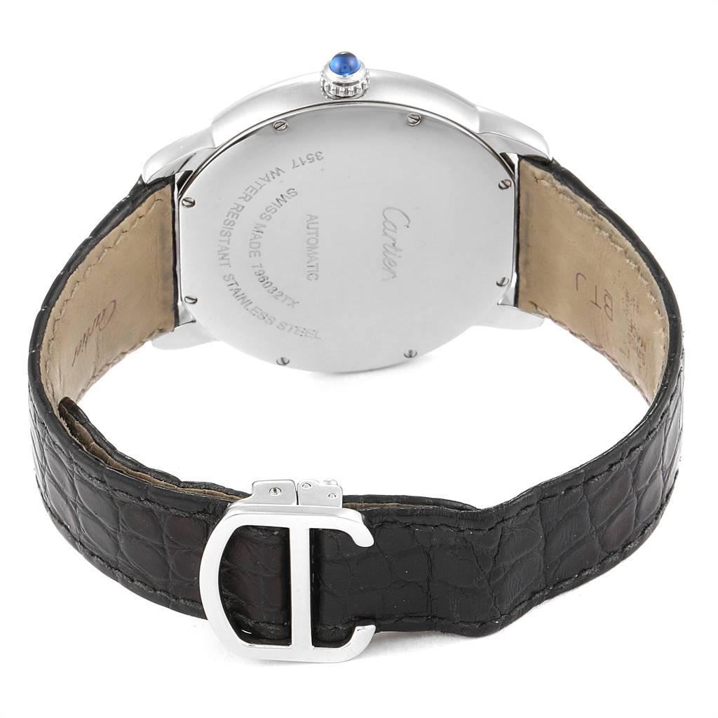 This image shows the back of a Cartier Ronde W6701010 Men's Stainless Steel Silver Dial W6701010 Men's Stainless Steel Silver Dial watch along with its leather strap and buckle.