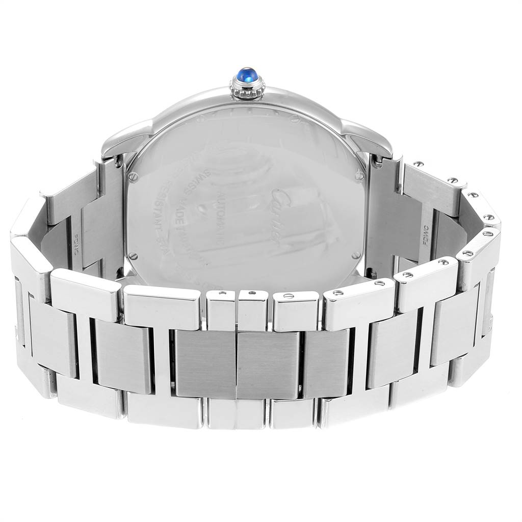The image shows the back case and metal bracelet of a Ronde model watch by Cartier, displaying its detailed craftsmanship.