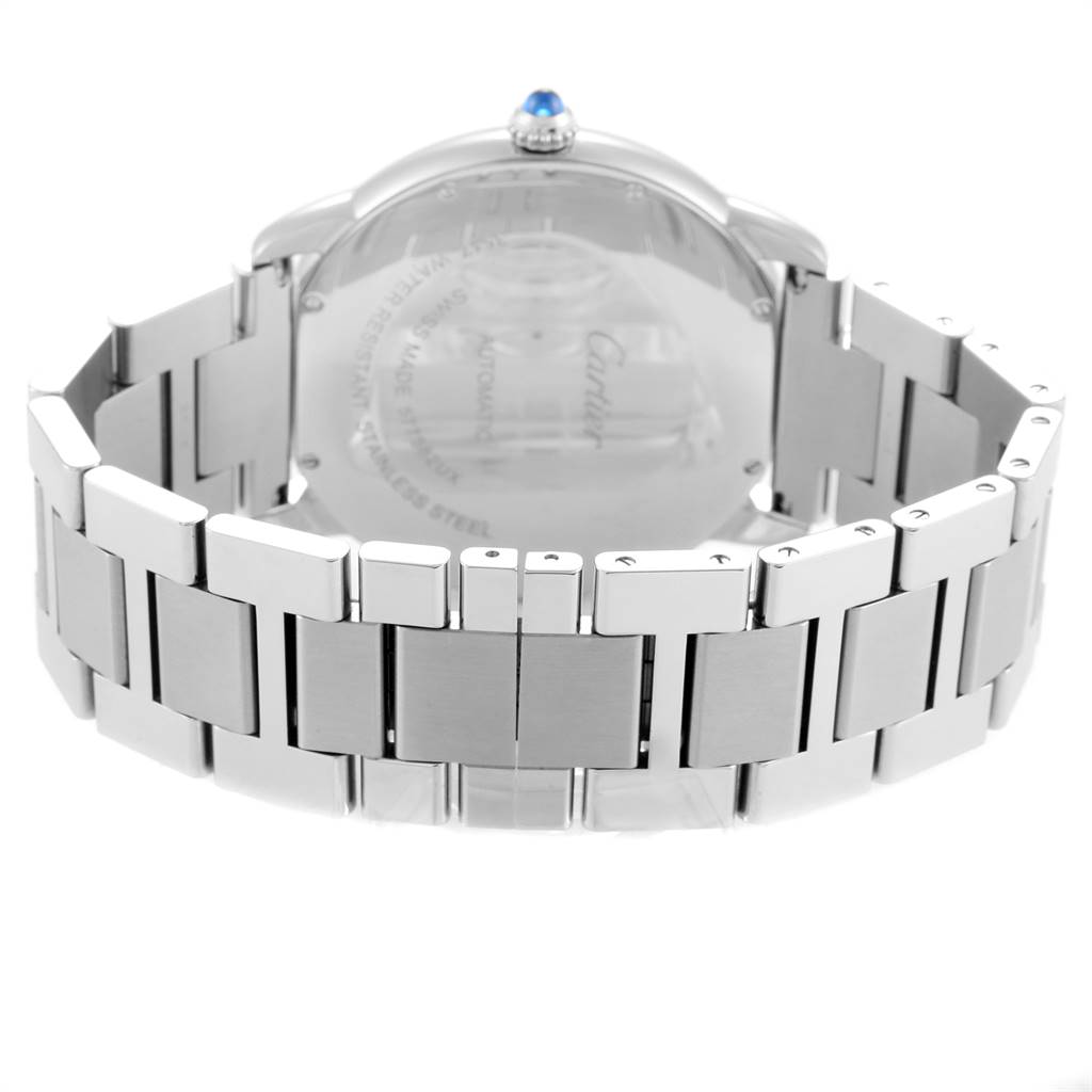 The image shows the back view of the Ronde model watch by Cartier, highlighting the stainless steel bracelet and the watch's case back.