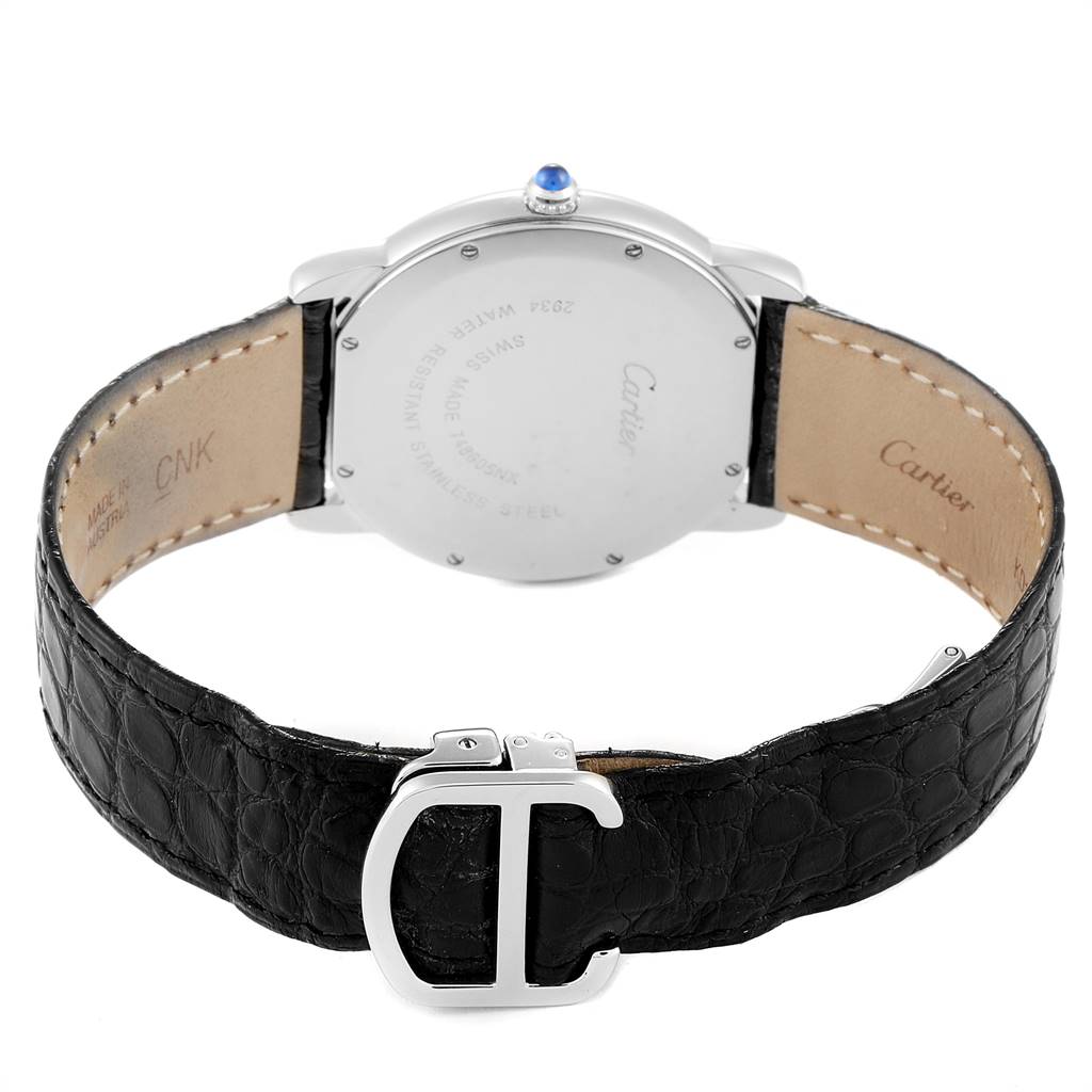 The image shows the back view of a Ronde model by Cartier, highlighting the strap, clasp, and case back.