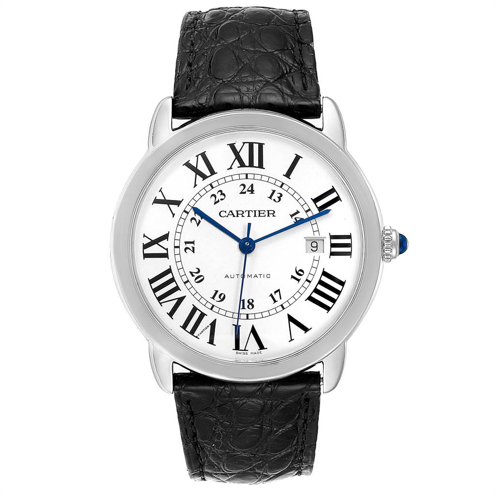 The image shows a Cartier Ronde W6701010 Men
s Stainless Steel Silver Dial W6701010 Men
s Stainless Steel Silver Dial watch with a white dial, Roman numerals, blue hands, black leather strap, and a date window.