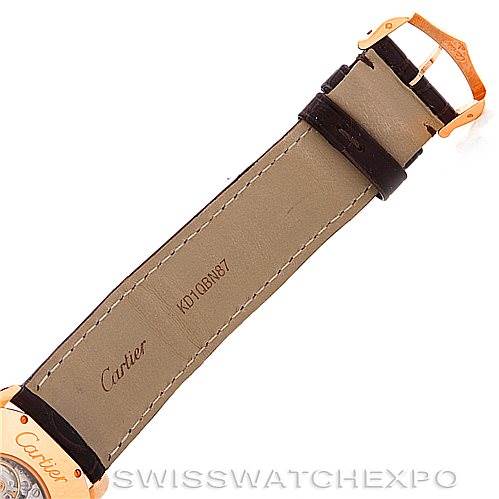 This image shows the strap and buckle of the Cartier Ronde W6800251 Men's Rose Gold Silver Dial W6800251 Men's Rose Gold Silver Dial watch from a top-down angle.