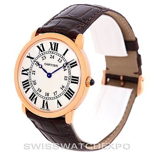 The Cartier Ronde W6800251 Men
s Rose Gold Silver Dial W6800251 Men
s Rose Gold Silver Dial model watch is shown at a slight angle showcasing its face with Roman numerals and brown leather strap.