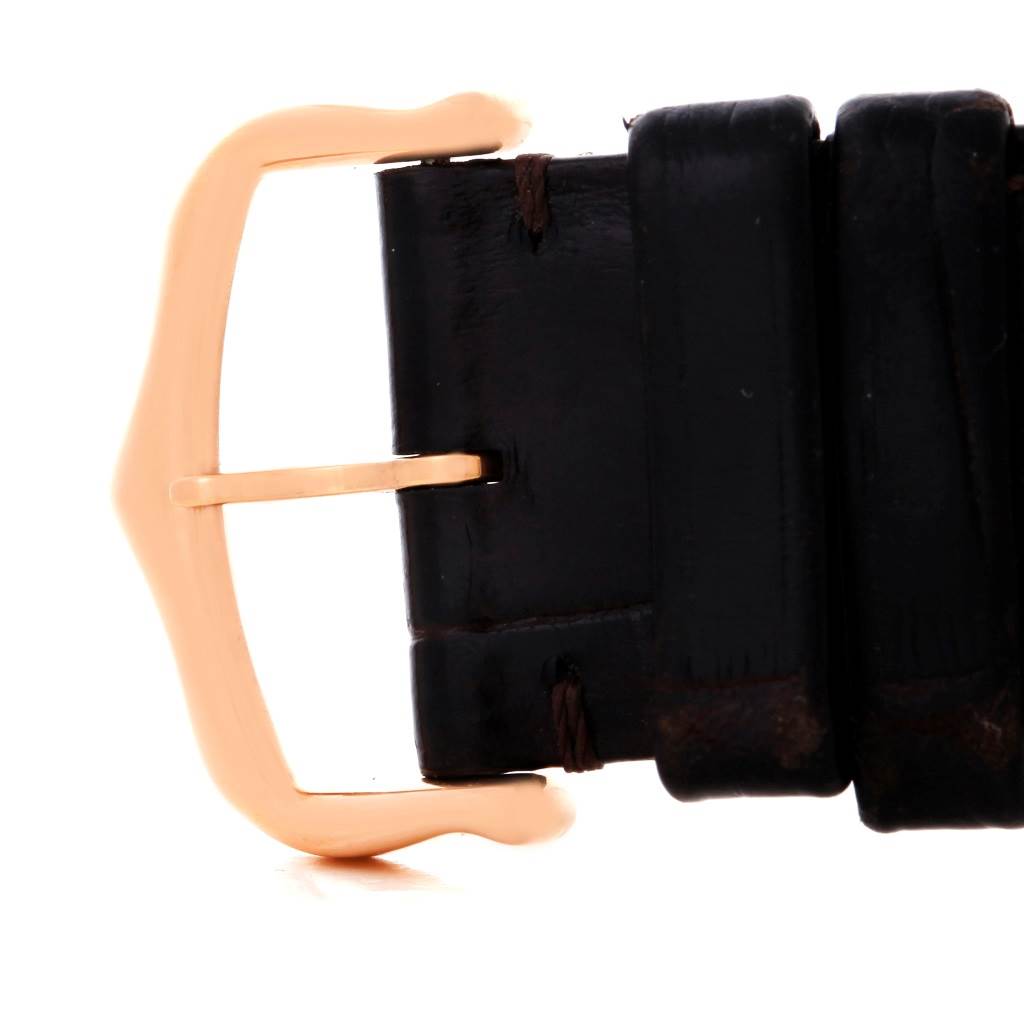 This image shows a close-up of the buckle and part of the leather strap for a Cartier Ronde W6800251 Men
s Rose Gold Silver Dial W6800251 Men
s Rose Gold Silver Dial watch.