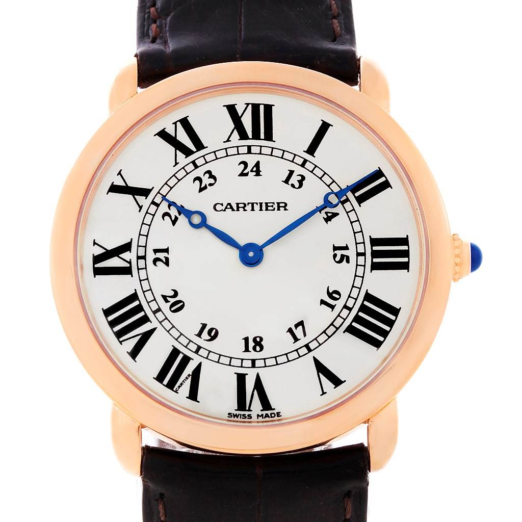 The image shows a front view of a Cartier Ronde W6800251 Men
s Rose Gold Silver Dial W6800251 Men
s Rose Gold Silver Dial watch, displaying its Roman numeral dial and blue hands.