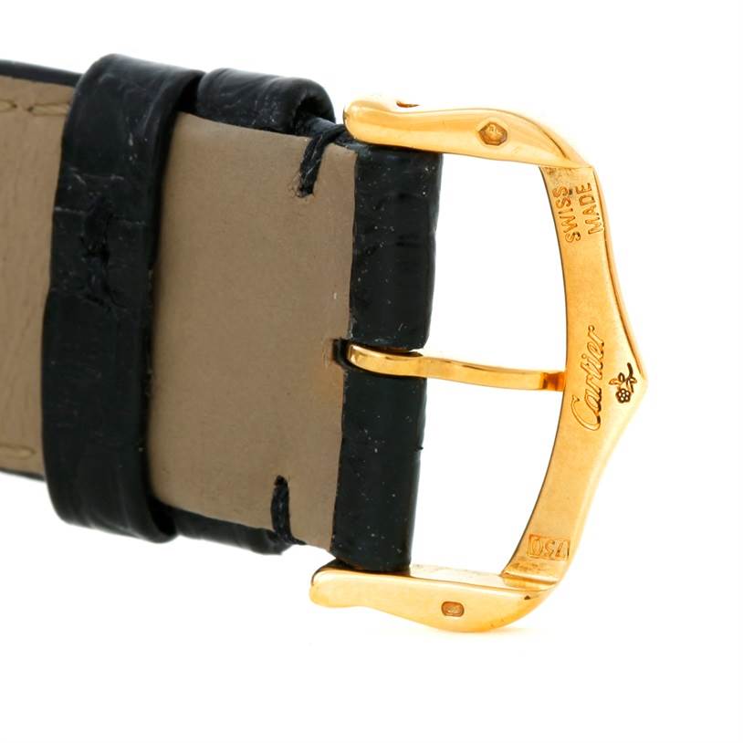 The image shows the buckle and part of the leather strap of a Ronde model watch by Cartier.