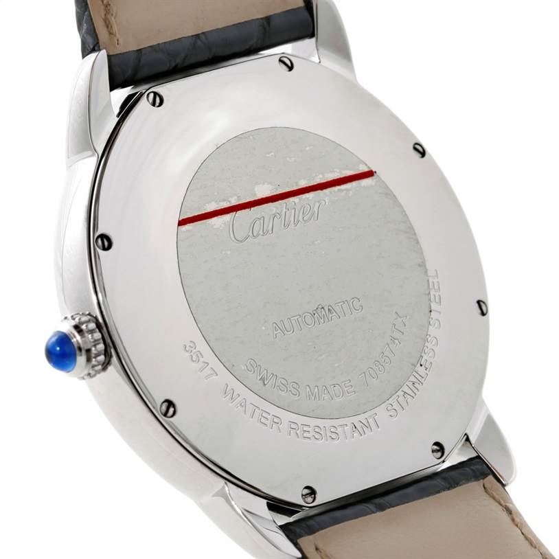 The image shows the back case of a Cartier Ronde W6701010 Men
s Stainless Steel Silver Dial W6701010 Men
s Stainless Steel Silver Dial watch, highlighting the details and part of the strap.