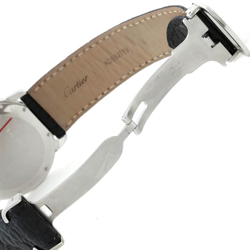 The image shows the open clasp and inner side of the strap of a Cartier Ronde W6700255 Men's Stainless Steel Silver Dial W6700255 Men's Stainless Steel Silver Dial model watch.